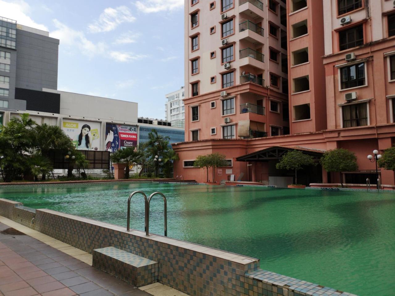 Marina Court Luxury Penthouse Aparthotel Kota Kinabalu Exterior foto