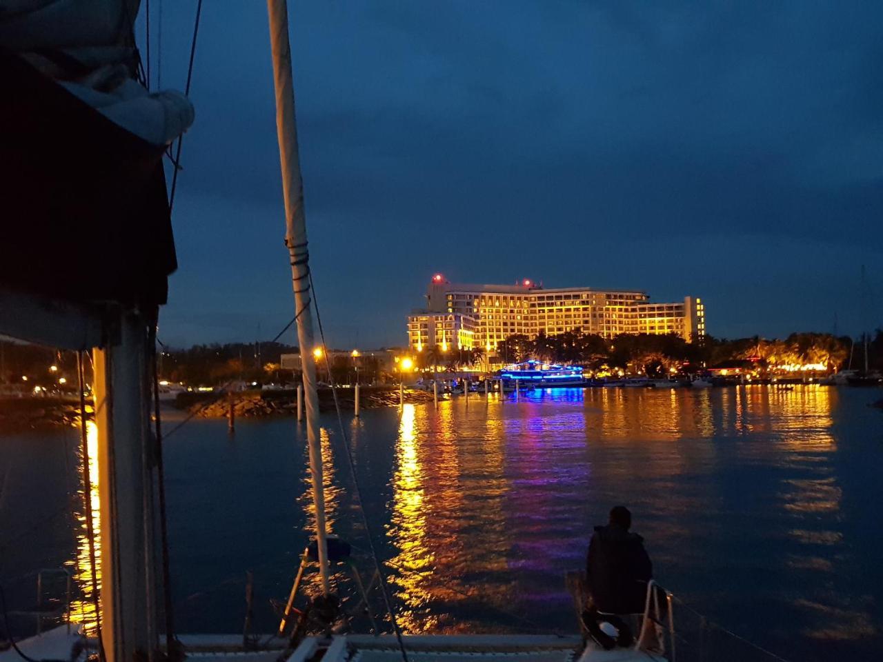 Marina Court Luxury Penthouse Aparthotel Kota Kinabalu Exterior foto