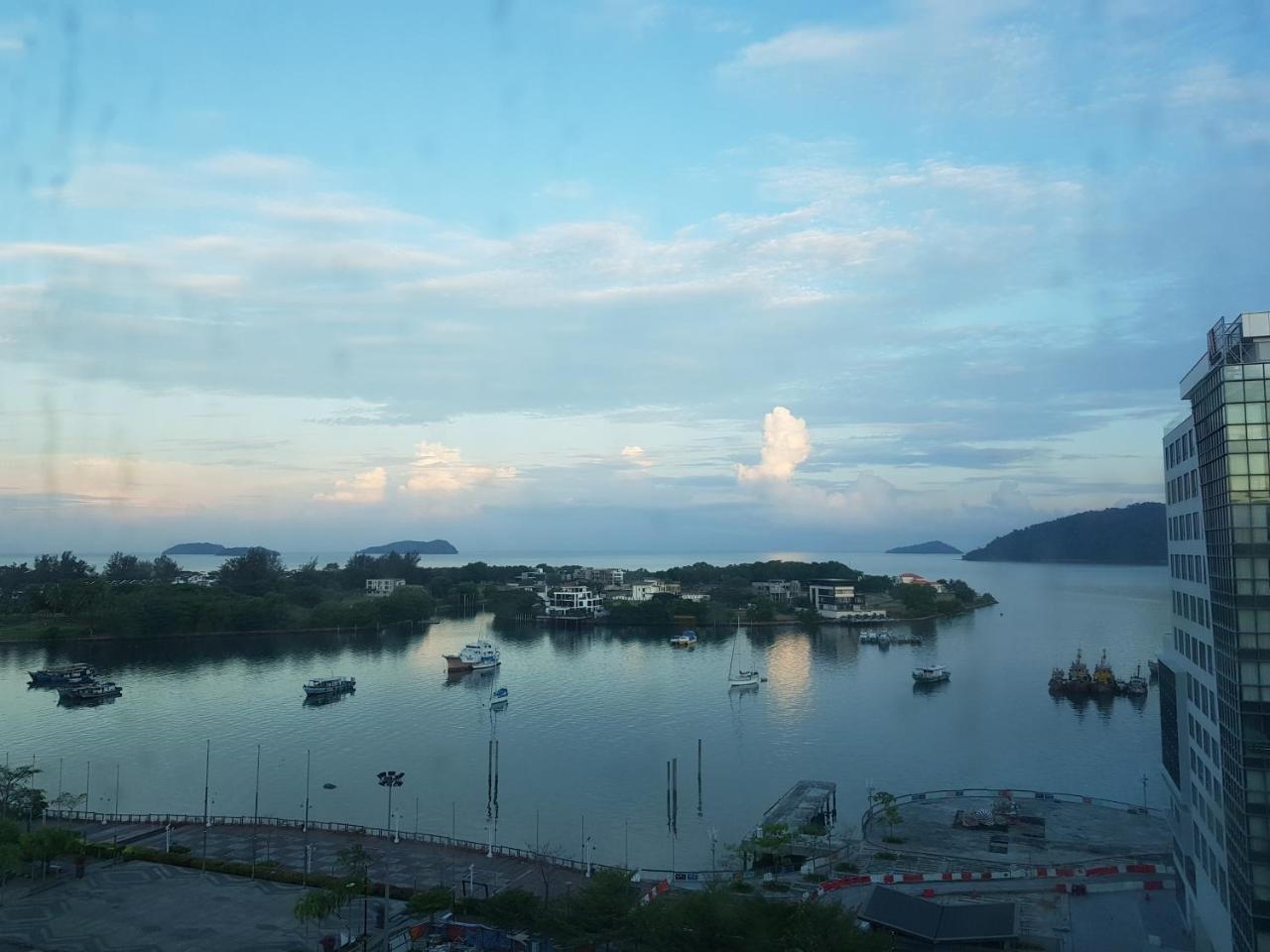 Marina Court Luxury Penthouse Aparthotel Kota Kinabalu Exterior foto